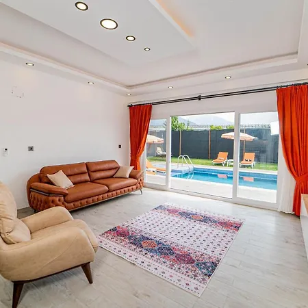 Fethiye Esref Bey Home * פאטהיה